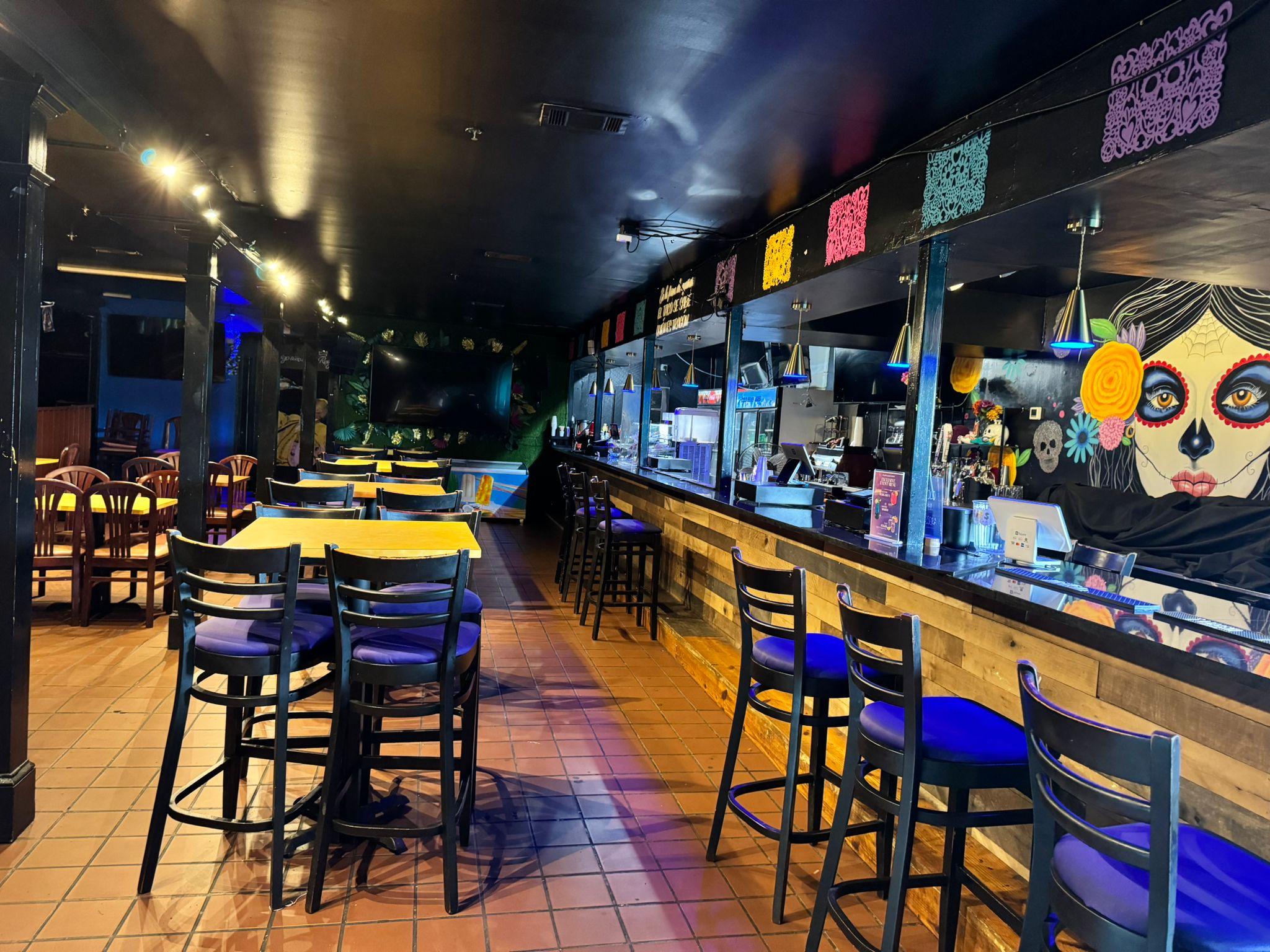 Restaurant and bar at Atlanta Eagles Arena